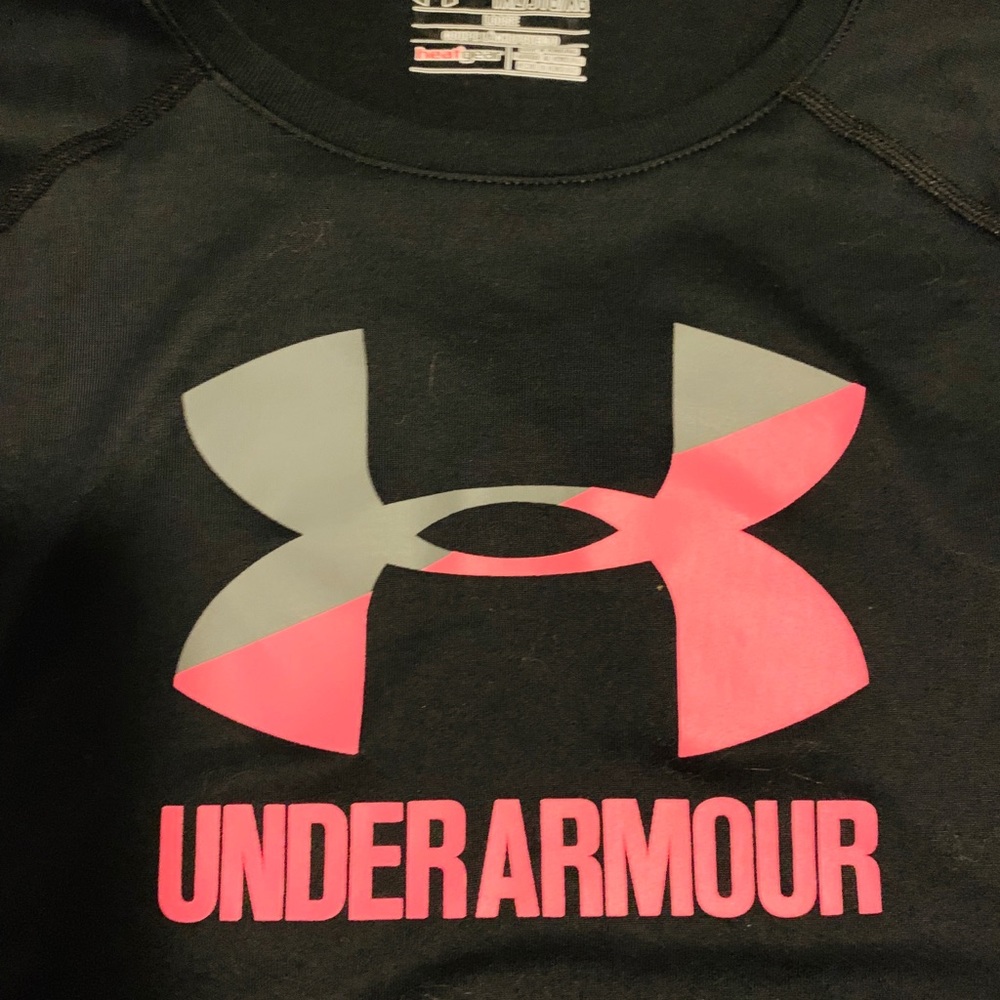 Black pink xl girls Under Armour shirt